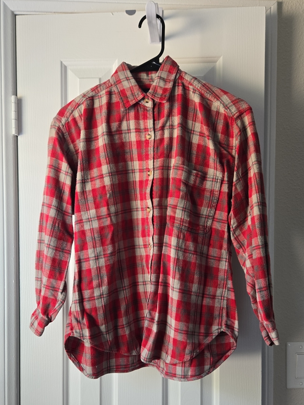 Solution! Red Plaid Flannel Button-Down Shirt - Classic Casual- Small-